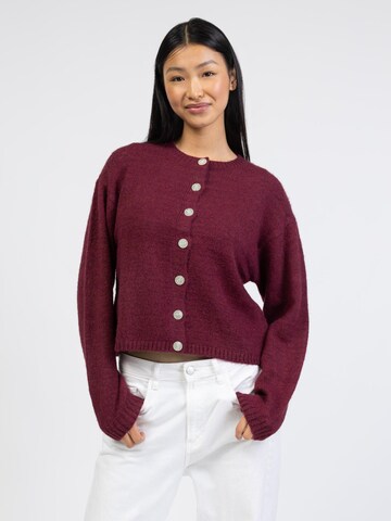 BROKE + SCHÖN Knit Cardigan in Red: front