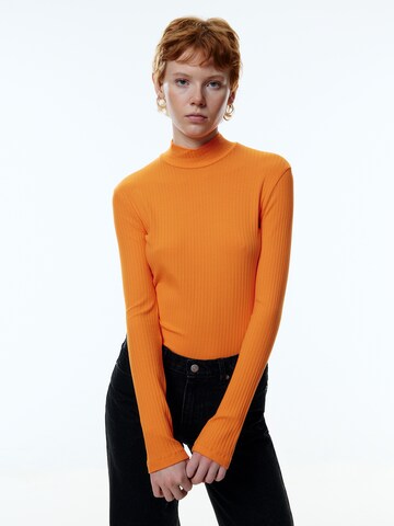 EDITED Langarmshirt 'Manon' in Orange: predná strana