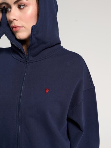 Veste de survêtement 'Chiara' NOWIHT en bleu