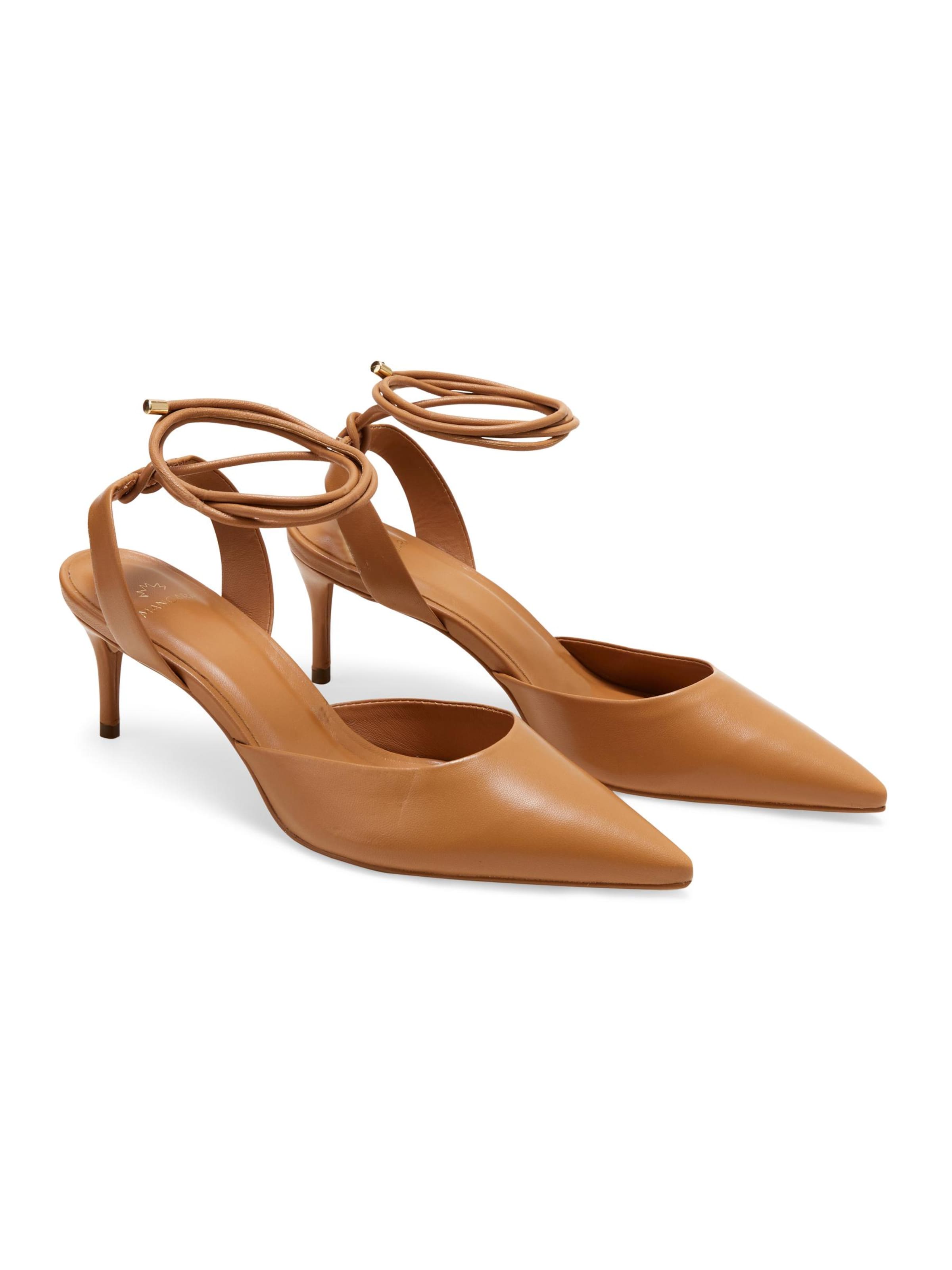 Escarpins 'Escarpins Jaborandi à bride arrière avec lacets à la cheville en cuir caramel' Mangara Atelier en marron