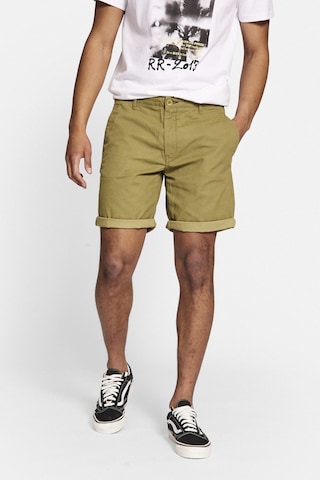 Redefined Rebel Regular Shorts 'Spring' in Grün: predná strana