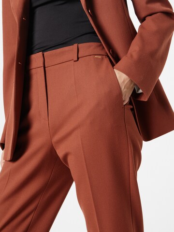 Coupe slim Pantalon à plis JOOP! en marron