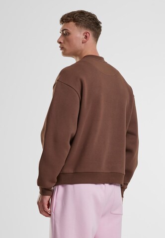 Urban Classics Sweatshirt in Bruin