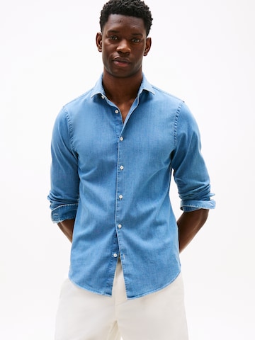 TOMMY HILFIGER Regular Fit Hemd in Blau: Vorderseite