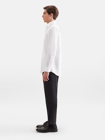 Coupe regular Chemise business SEIDENSTICKER en blanc