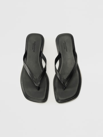 VAGABOND SHOEMAKERS Žabky 'Izzy' – černá