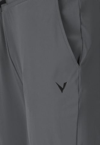 Virtus Tapered Sportbroek 'Alonso V2' in Grijs