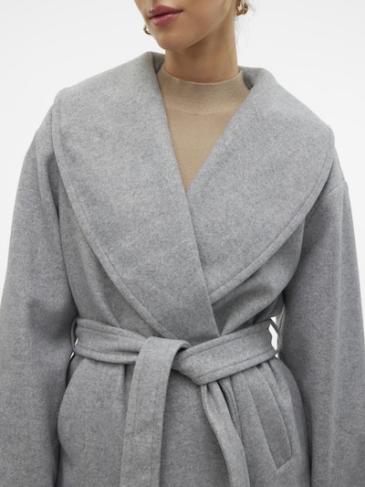 VERO MODA Manteau mi-saison 'Anne Bergen' en gris, Vue avec produit