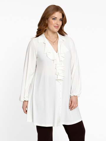 Yoek Blouse in Beige: front