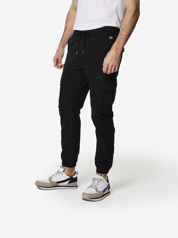 Tapered Jeans cargo di KOROSHI in nero