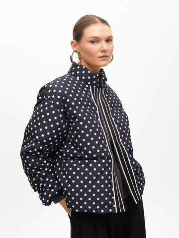 Lola CasademuntZimska jakna - crna boja: prednji dio