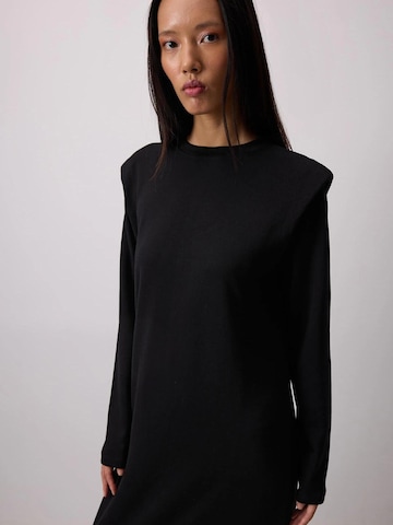 Robe 'Padded Basic Knitted Dress' Touché Privé en noir