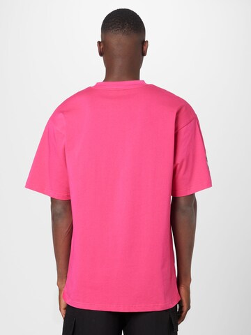 T-Shirt 'CLOVEN TONGUES' Grimey en rose