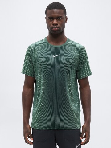 NIKE Λειτουργικό μπλουζάκι 'Stride' σε πράσινο: μπροστά