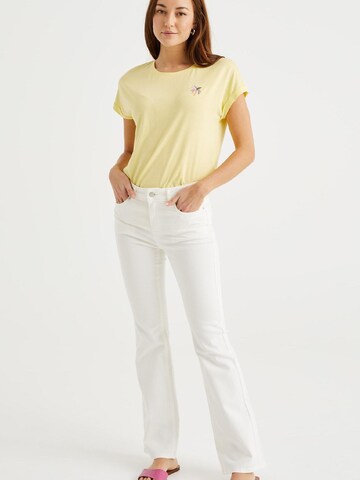 Tricou de la WE Fashion pe galben