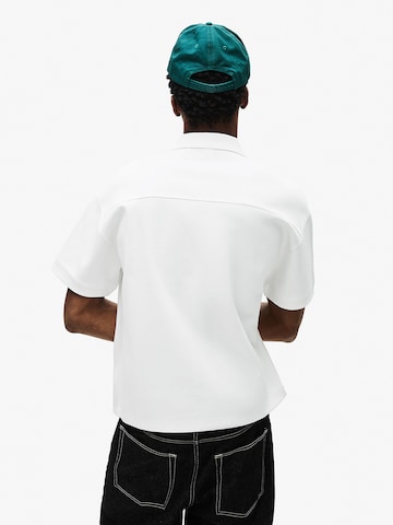 BershkaMajica 'INTERLOCK' - bijela boja