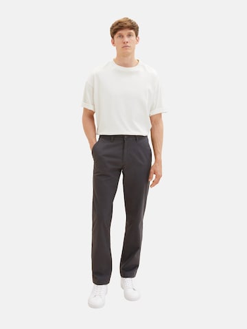 regular Pantaloni chino di TOM TAILOR in grigio