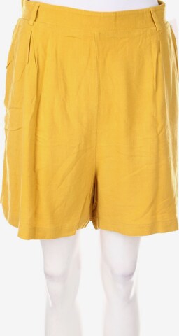 Dorothy Perkins Shorts in XXL in Yellow: front