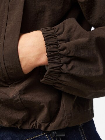 Giacca di mezza stagione 'PCJabina' di PIECES in marrone