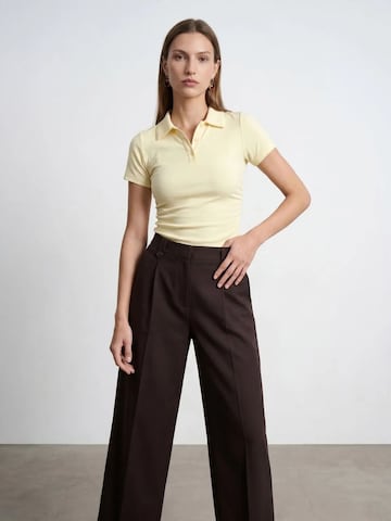 Dilvin - Camisa em amarelo: frente