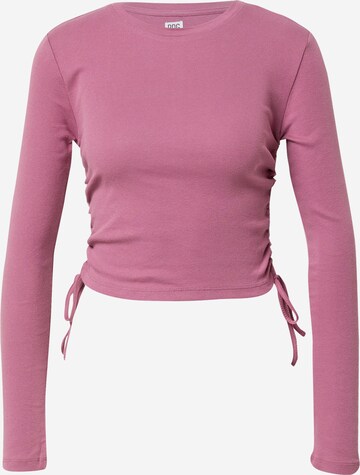 BDG Urban Outfitters Majica | vijolična barva: sprednja stran