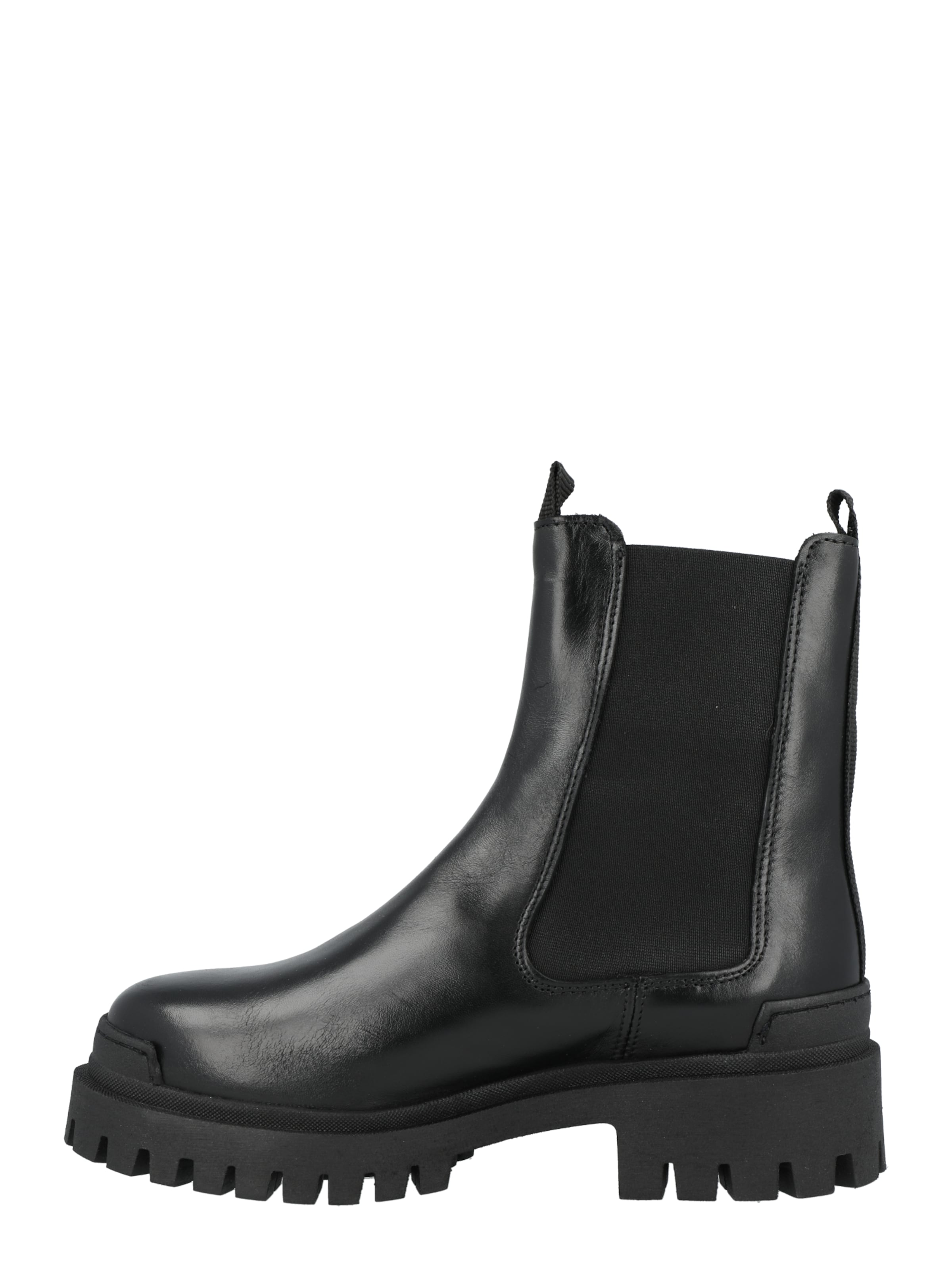 PAVEMENT Chelsea Boots in Black