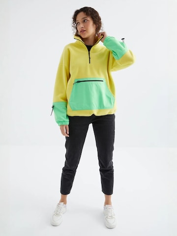 Tommy Life Fleece jacket in Yellow