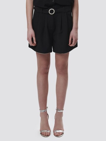 Influencer - Pierna ancha Pantalón plisado en negro: frente