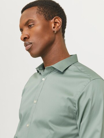 JACK & JONES Super slim fit Paita 'JJPRParma' värissä vihreä