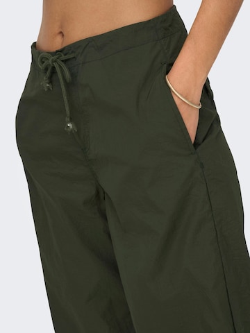 ONLY جينز واسع سراويل 'Joan' بلون أخضر
