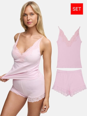 Tazzio - Pijama de pantalón corto 'F909' en rosa: frente