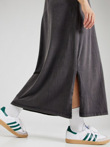Robe 'CARATHENE' ONLY Carmakoma en gris