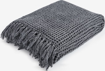 MAGMA Blankets in Grey: front
