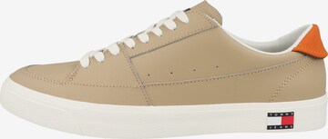 Tommy Jeans Sneakers in Beige