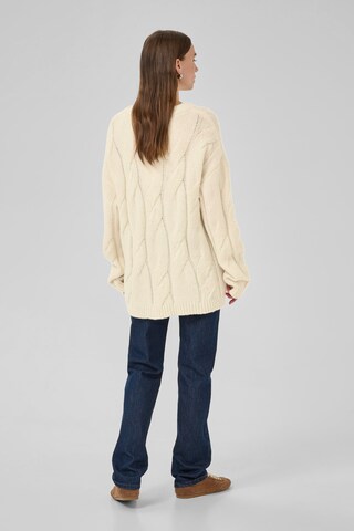 My Essential Wardrobe Sweater in White