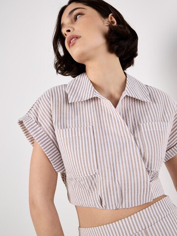 Apricot Bluse in Grau