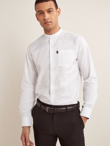 Regular fit Camicia 'Oxford' di Next in bianco: frontale