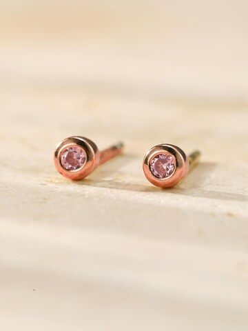 Hey Happiness Oorbellen 'Pink Bezel Cubic' in Goud