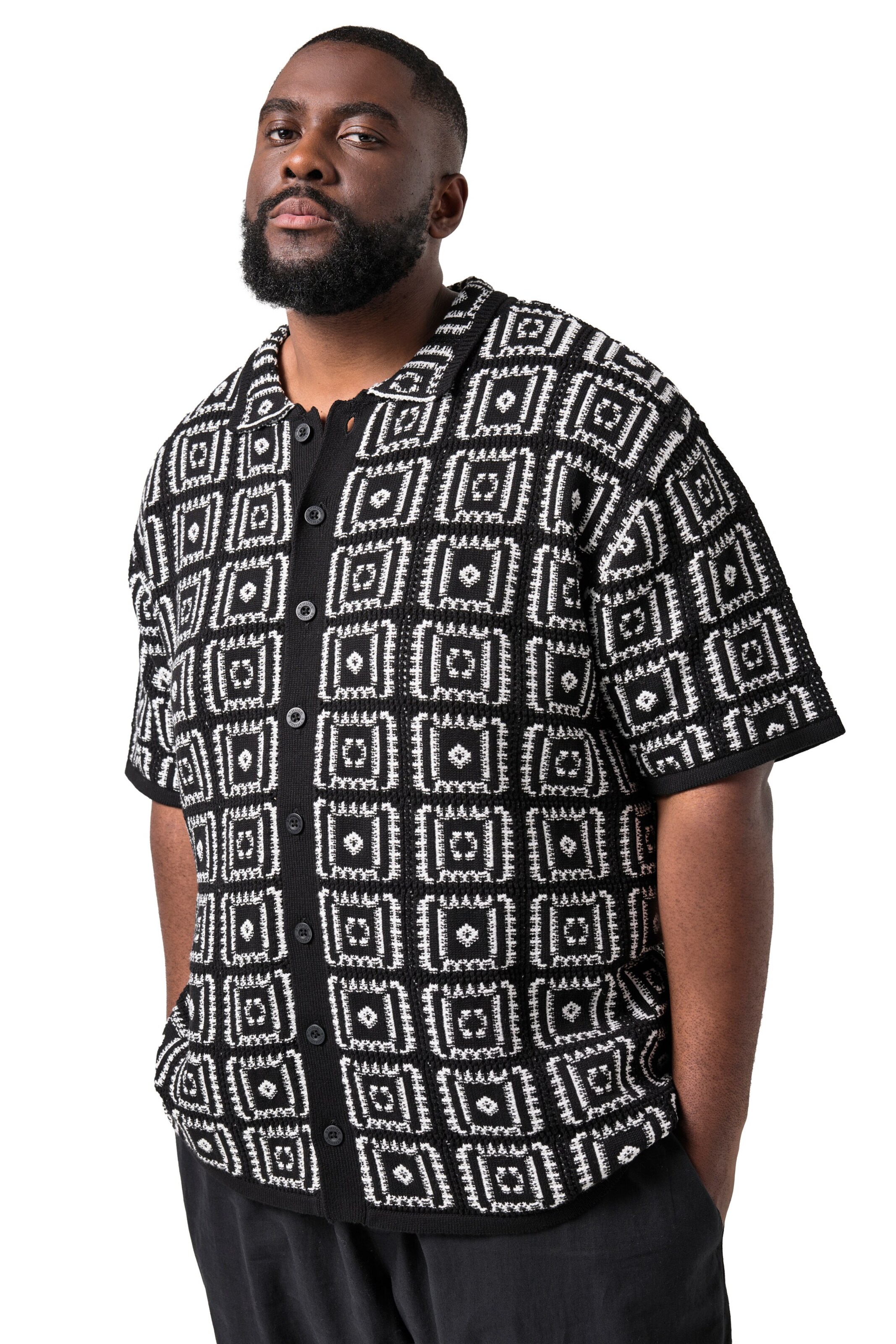 STHUGE Regular Fit Hemd in Schwarz: Vorderseite