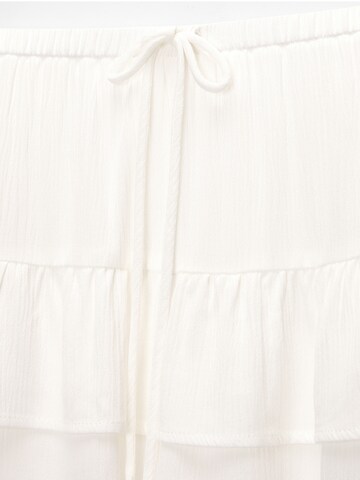 Pull&Bear Skirt in White