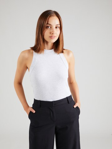 Top de la TOPSHOP pe gri: față