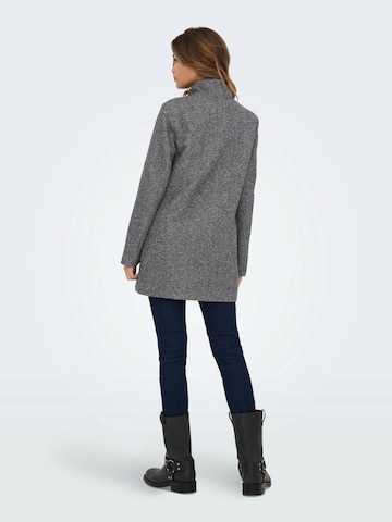 Manteau mi-saison 'ONLSEDONA SOPHIA' ONLY en gris