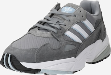 Baskets basses 'FALCON' ADIDAS ORIGINALS en gris : devant