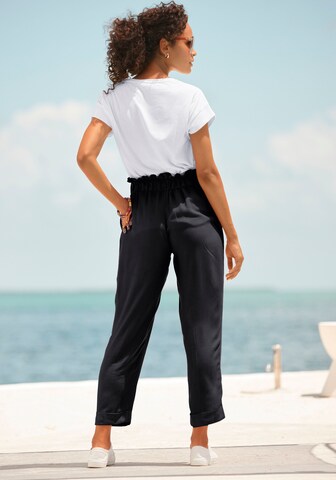 LASCANA Loose fit Pleat-front trousers in Black