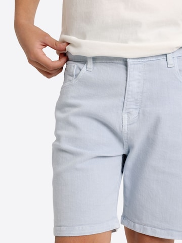 Solang Regular Shorts in Blau