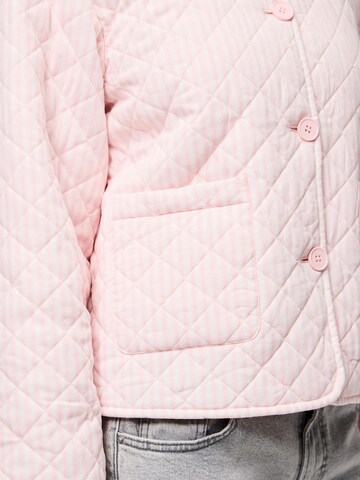 PIECES Overgangsjakke 'PCSarolina' i pink