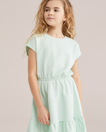 WE Fashion Рокля в зелено
