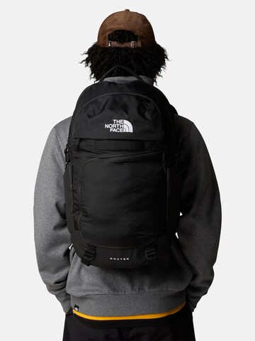 THE NORTH FACE Backpack in Black: front