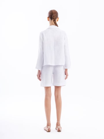 Haris Cotton - regular Pantalón 'Dreams in Bloom' en blanco