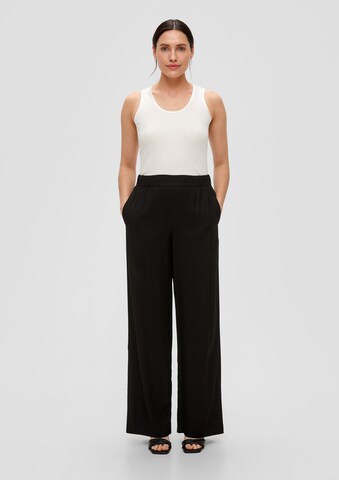 s.Oliver BLACK LABEL Wide Leg Hose in Schwarz